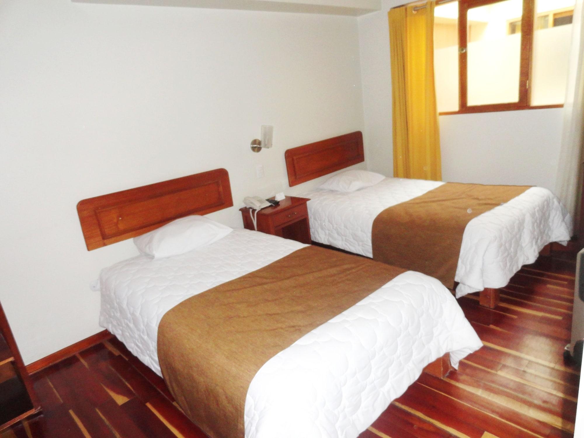 Emperador Plaza Hotel กุสโก ภายนอก รูปภาพ