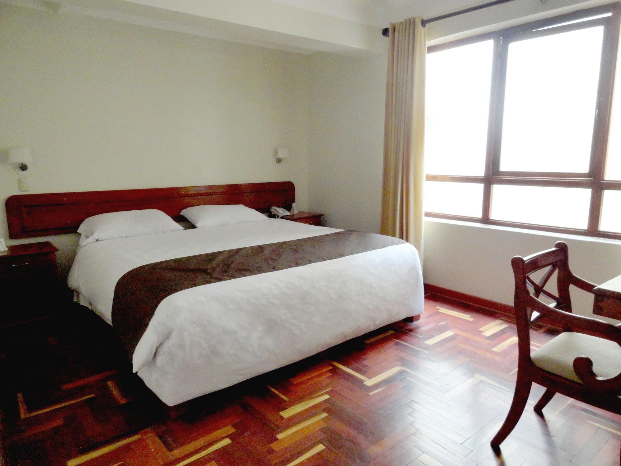 Emperador Plaza Hotel กุสโก ภายนอก รูปภาพ